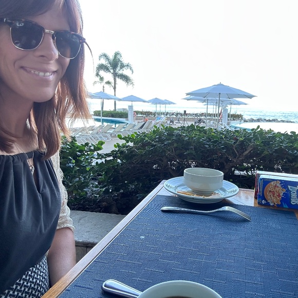 Meet your Posher, Chloe - Picture 4 of 6